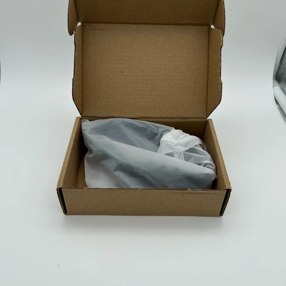 Bluetooth Sunglasses with Earbuds - Picture 7 of 8